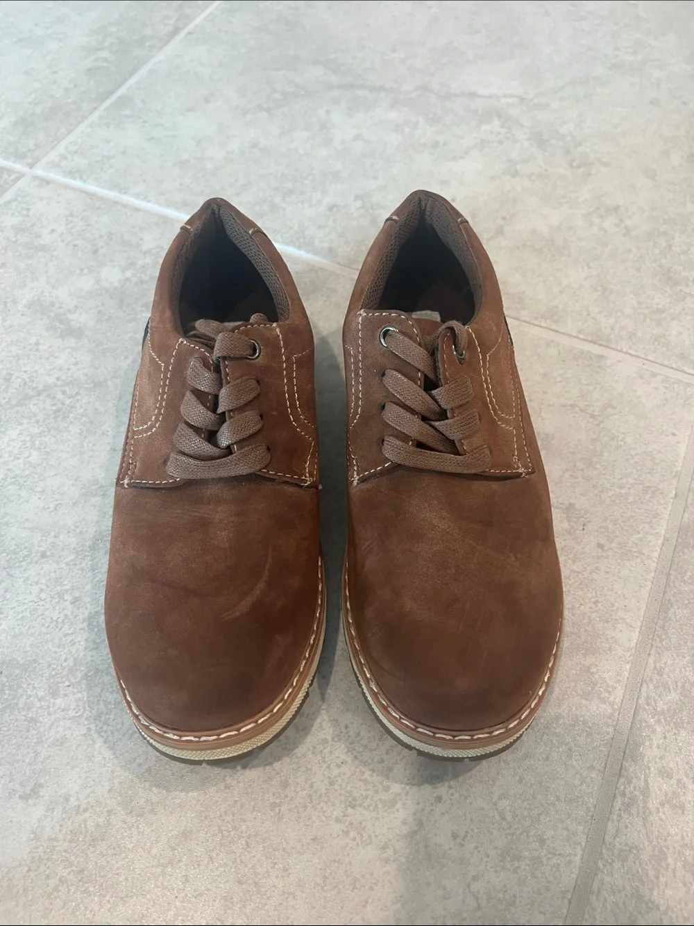 • Madison Avenue Boy Brown Casual Lace-Up Shoes, size 2 •
